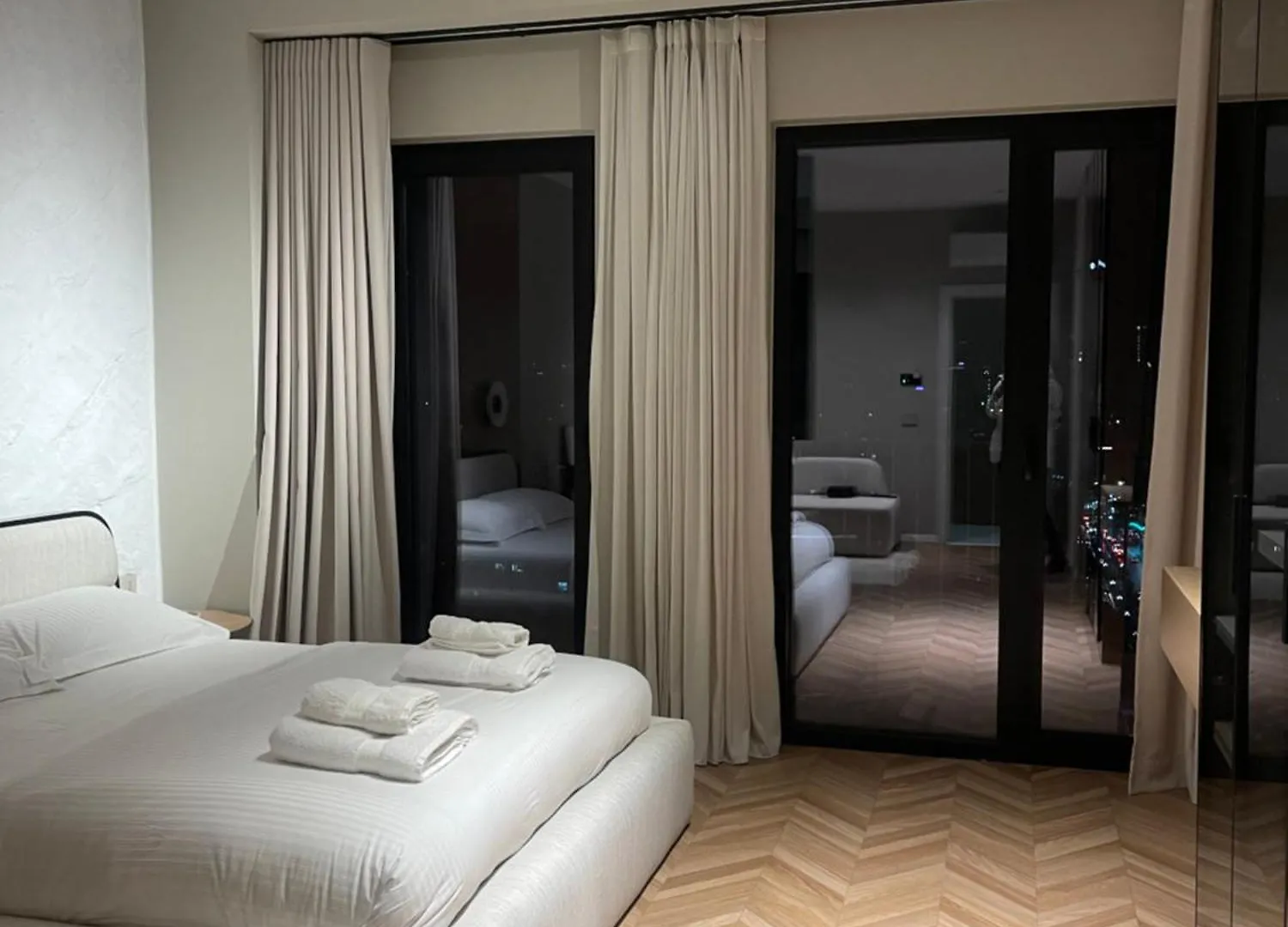 تيرانا Square Inn Garden Aparthotel 0*,