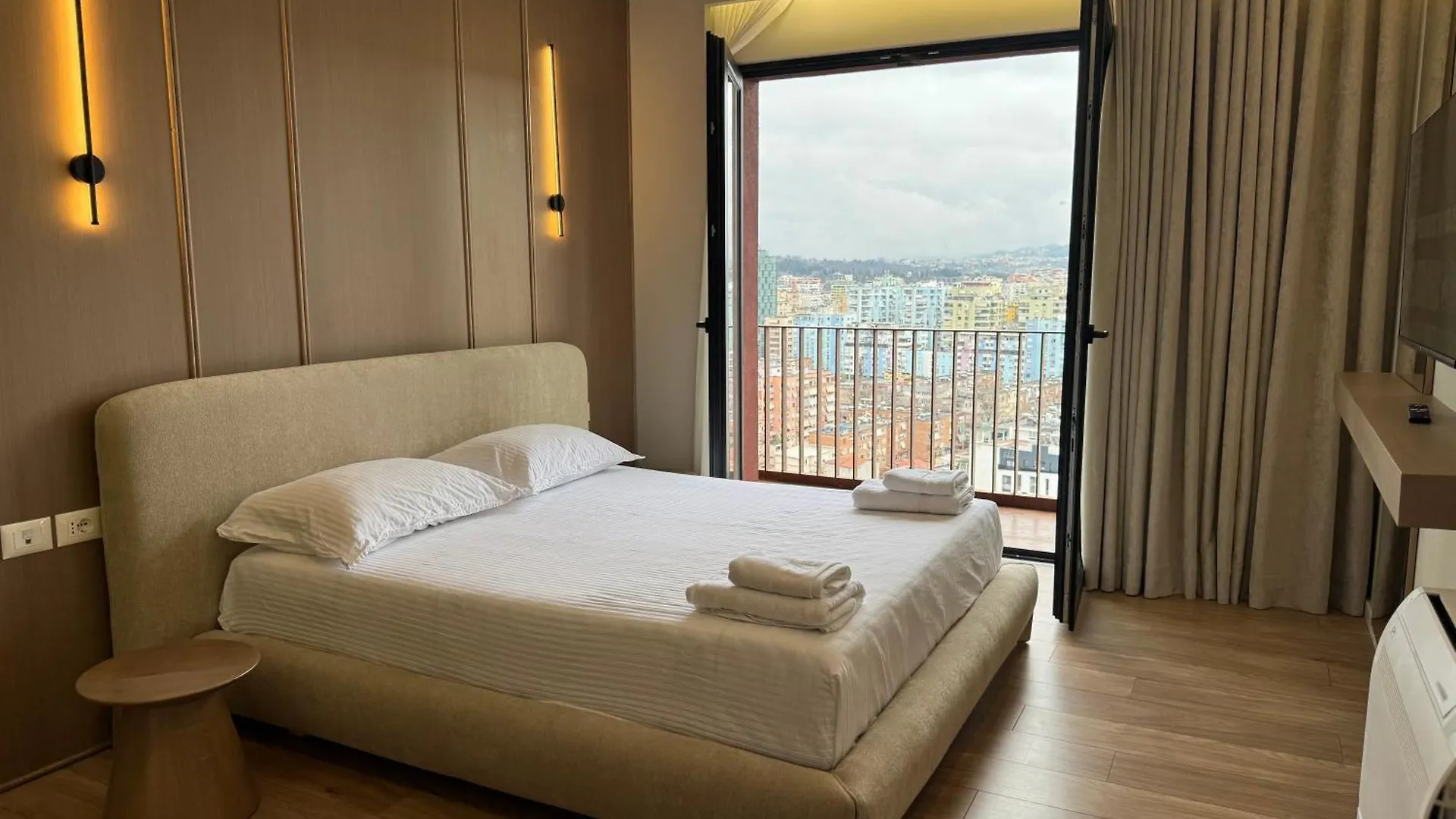تيرانا Square Inn Garden Aparthotel